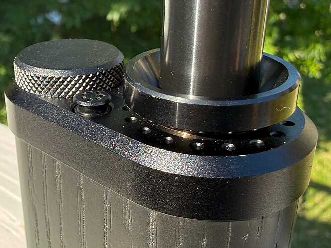 TM2 black - top