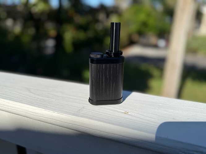 TM2 black - front
